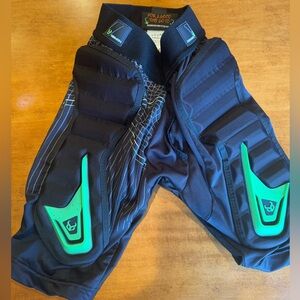NWT Demon D30 Flexforce Impact Crash Ski Snowboard Shorts Men's XS